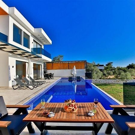 Villa Lycian-Kalkan 3 Bedroom-2 Jakuzzies-Sauna-Turkish Hamam-Huge Private Pool And Lovely Garden カシュ エクステリア 写真