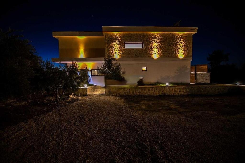 Villa Lycian-Kalkan 3 Bedroom-2 Jakuzzies-Sauna-Turkish Hamam-Huge Private Pool And Lovely Garden カシュ エクステリア 写真