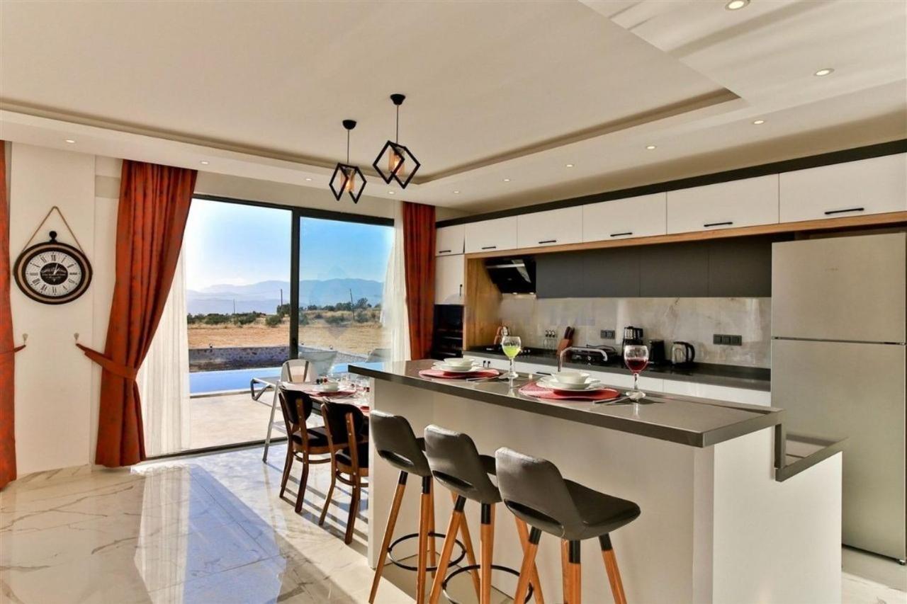 Villa Lycian-Kalkan 3 Bedroom-2 Jakuzzies-Sauna-Turkish Hamam-Huge Private Pool And Lovely Garden カシュ エクステリア 写真