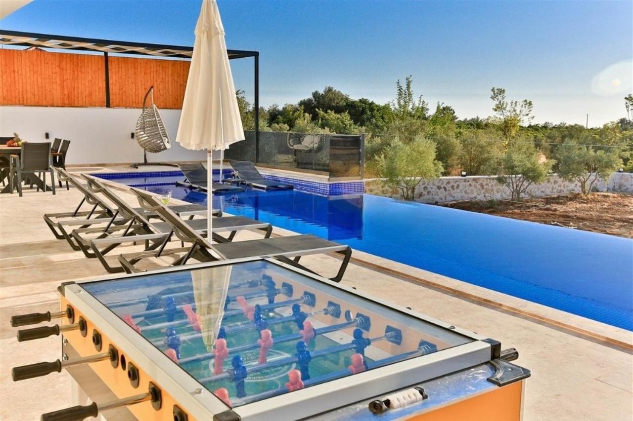 Villa Lycian-Kalkan 3 Bedroom-2 Jakuzzies-Sauna-Turkish Hamam-Huge Private Pool And Lovely Garden カシュ エクステリア 写真