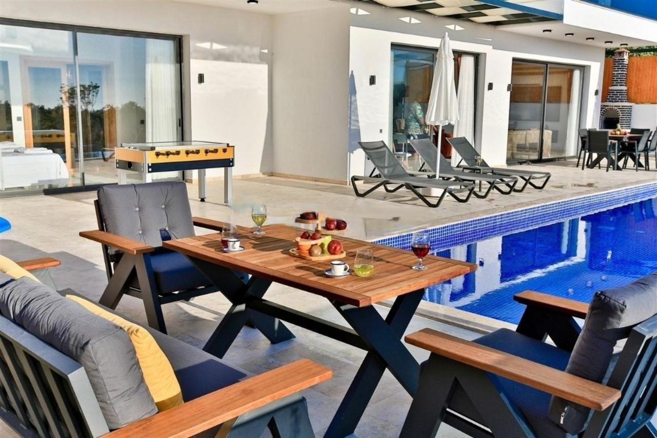 Villa Lycian-Kalkan 3 Bedroom-2 Jakuzzies-Sauna-Turkish Hamam-Huge Private Pool And Lovely Garden カシュ エクステリア 写真