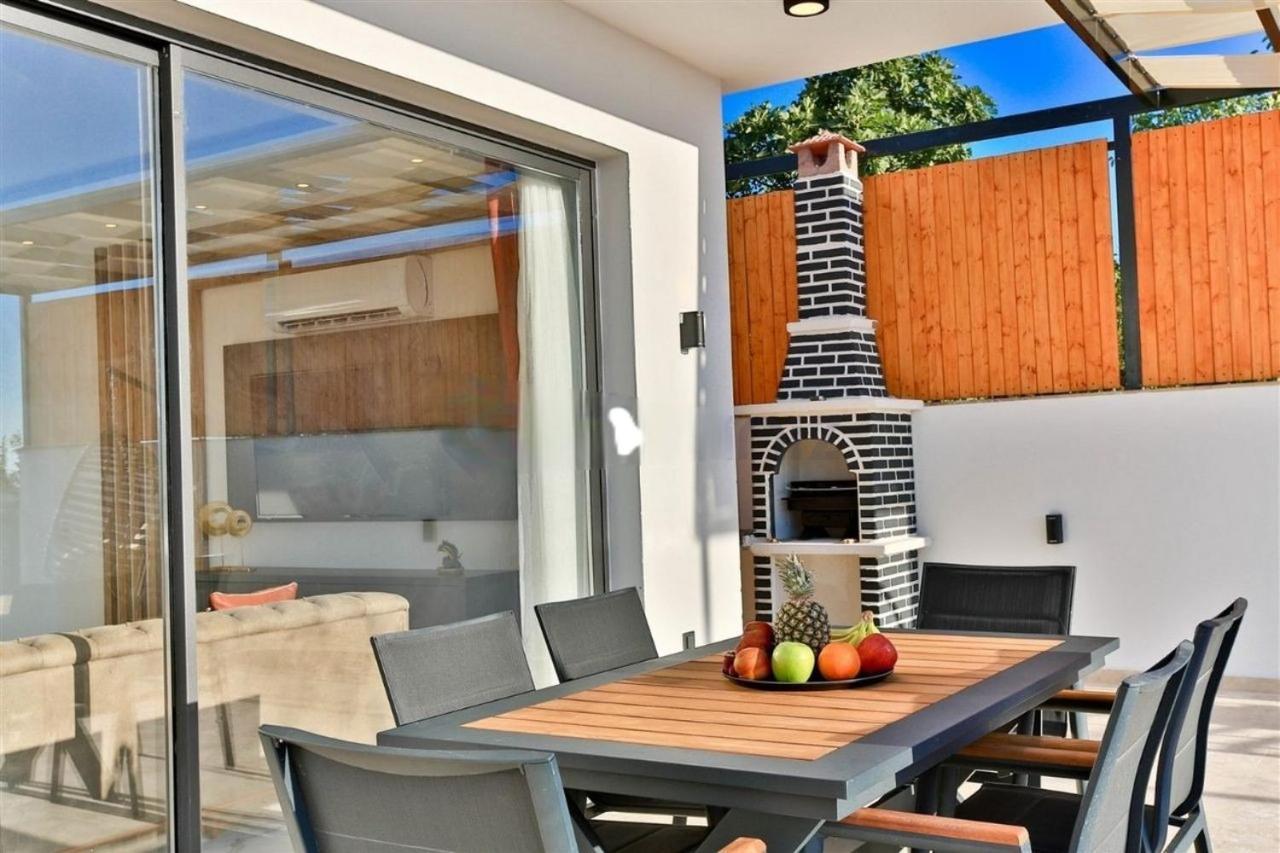 Villa Lycian-Kalkan 3 Bedroom-2 Jakuzzies-Sauna-Turkish Hamam-Huge Private Pool And Lovely Garden カシュ エクステリア 写真